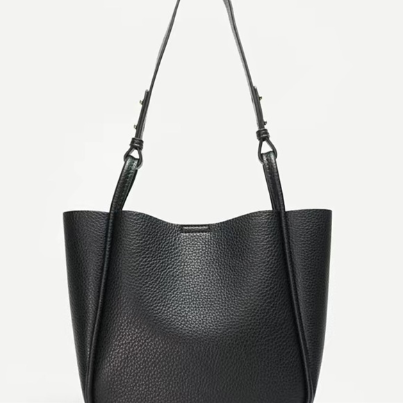 Pink Lily Handbags - Black leather handbag